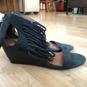 Matiko black wedge sandal size 7